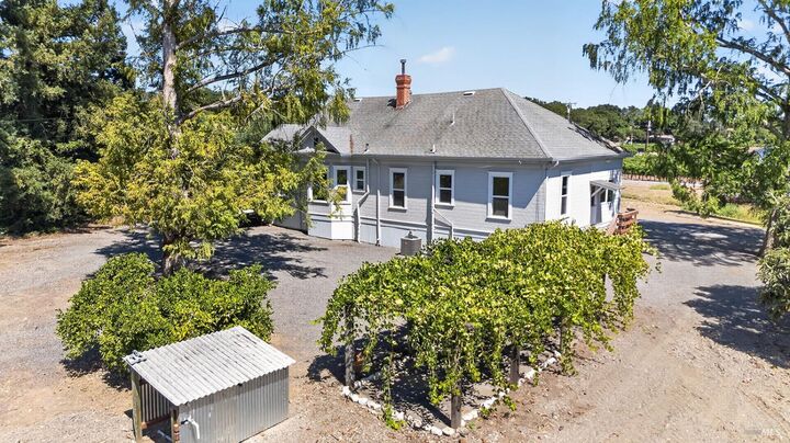 Property Photo:  4980 Dry Creek Road  CA 95448 