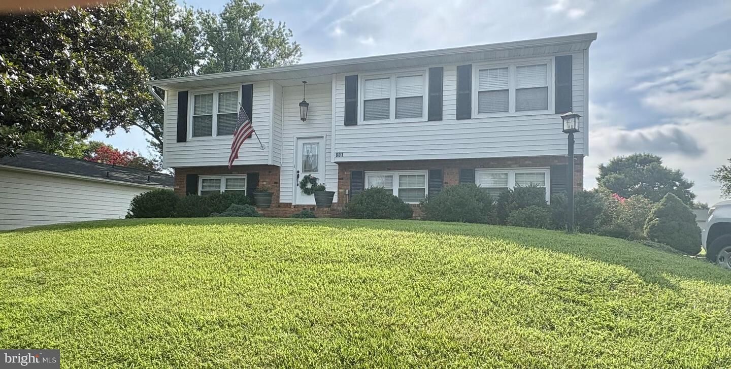 Property Photo:  801 Kilarney Drive  VA 22407 