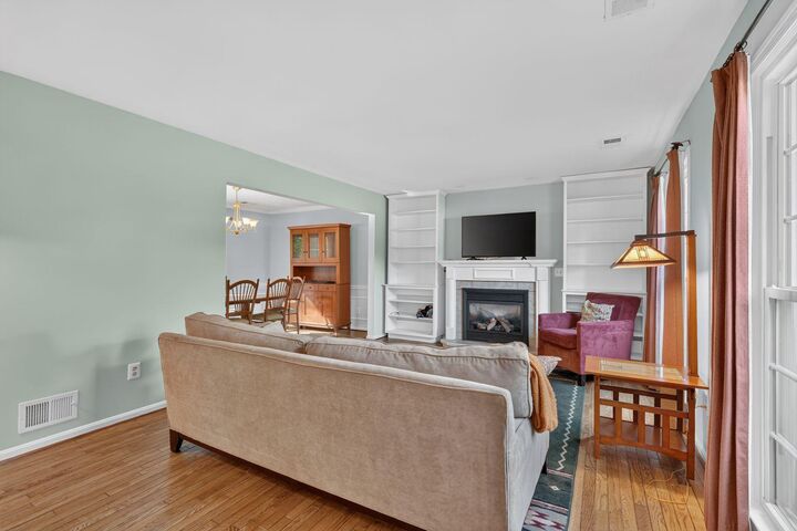 Property Photo: 8000 Woodcroft Court VA 22027