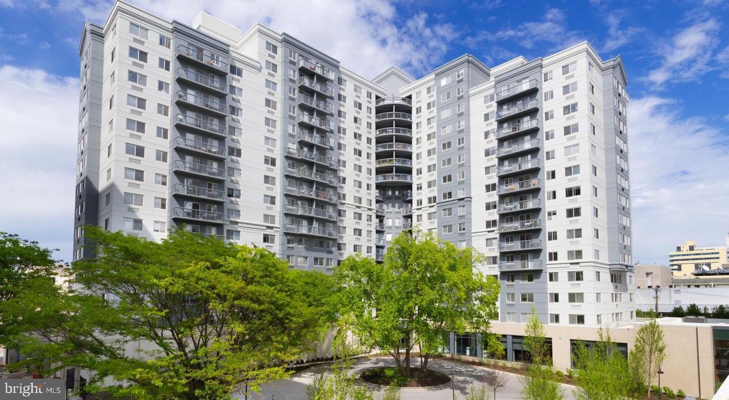 Property Photo: 450 N 18th Street 1037 PA 19130
