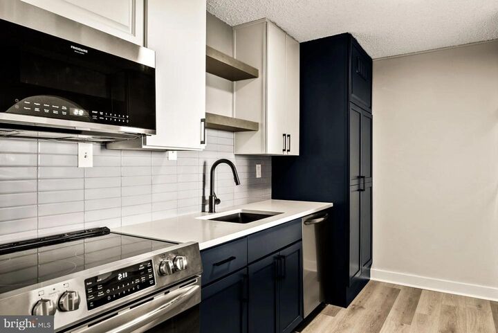 Property Photo: 1500 Locust Street 2514 PA 19102