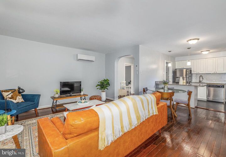 Property Photo: 150 E Wynnewood Road 17-F PA 19096
