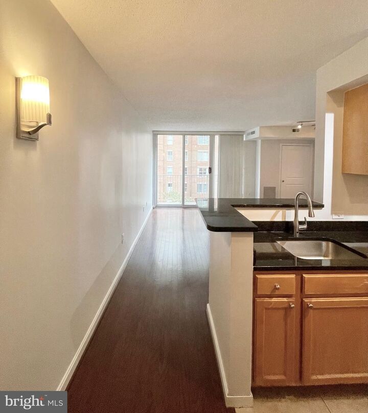 Property Photo:  880 N Pollard Street 605  VA 22203 