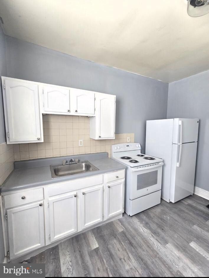 Property Photo: 5122 Greene Street 2 PA 19144