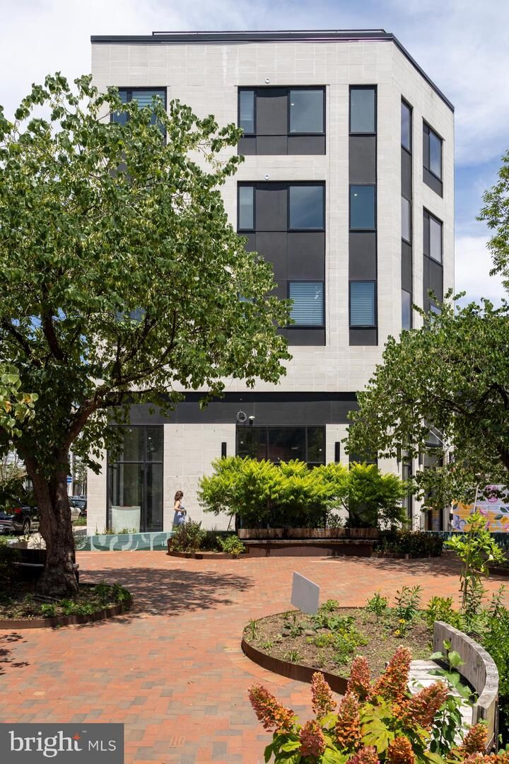 Property Photo:  1405 Frankford Avenue 21 410  PA 19125 