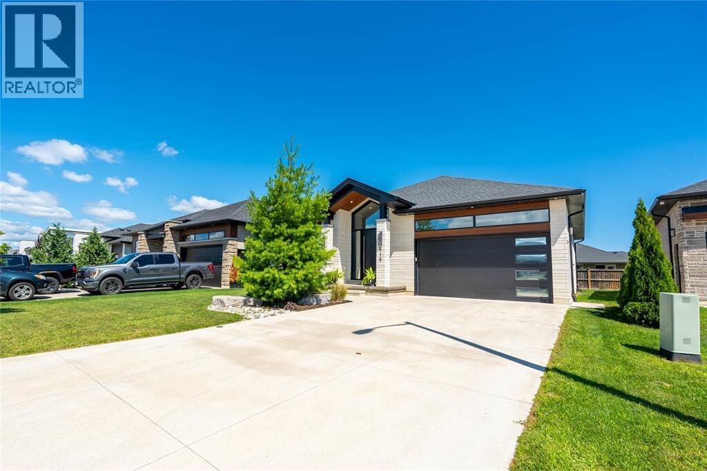 Property Photo:  616 Mead Court  ON N7W 0B5 