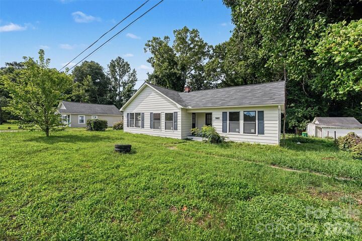 Property Photo:  3285 E Nc 152 Highway  NC 28146 