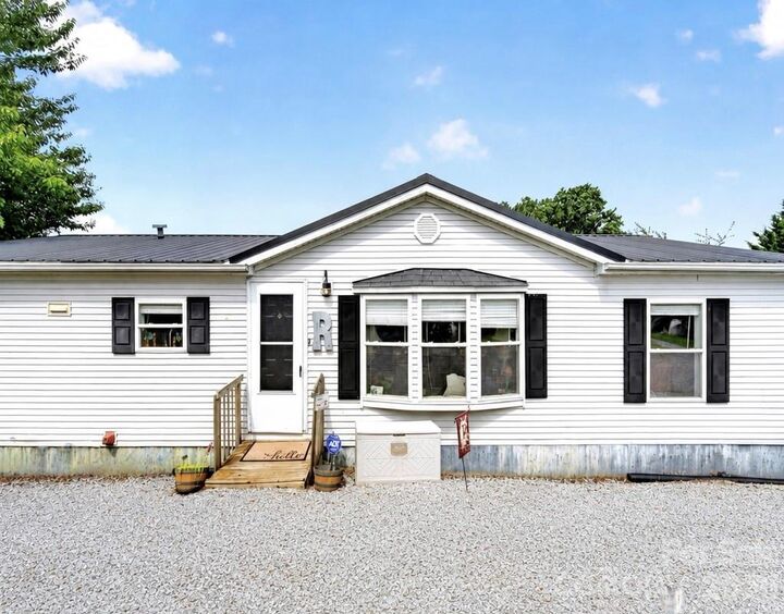Property Photo:  26 Sweet Briar Path Way  NC 28792 