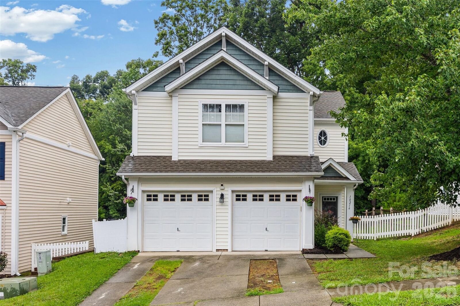 Property Photo: 10216 Old Carolina Drive NC 28214