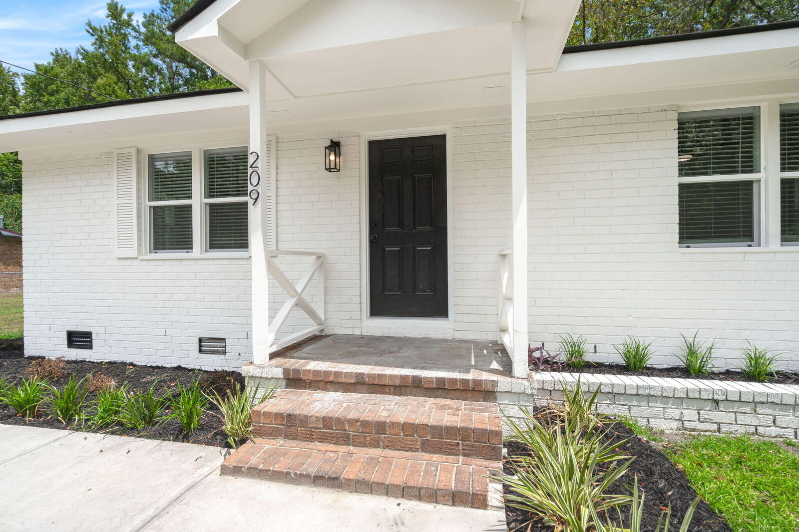 Property Photo:  209 Grayson Street  SC 29488 