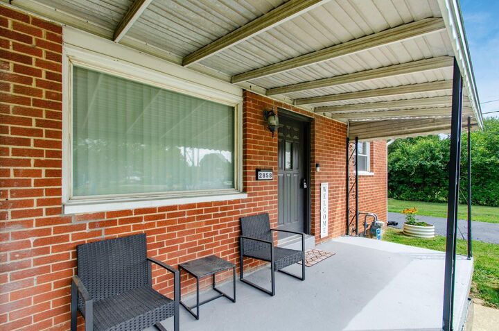 Property Photo: 2858 Fairwood Avenue OH 43207