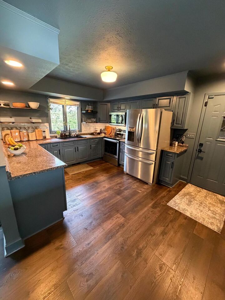 Property Photo:  1039 Forest Hill Drive  OH 43302 