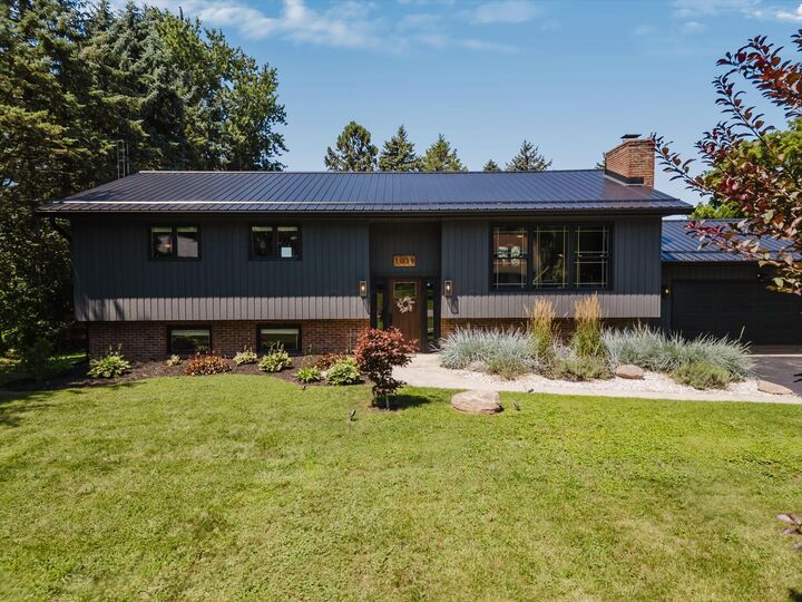 Property Photo:  1039 Forest Hill Drive  OH 43302 
