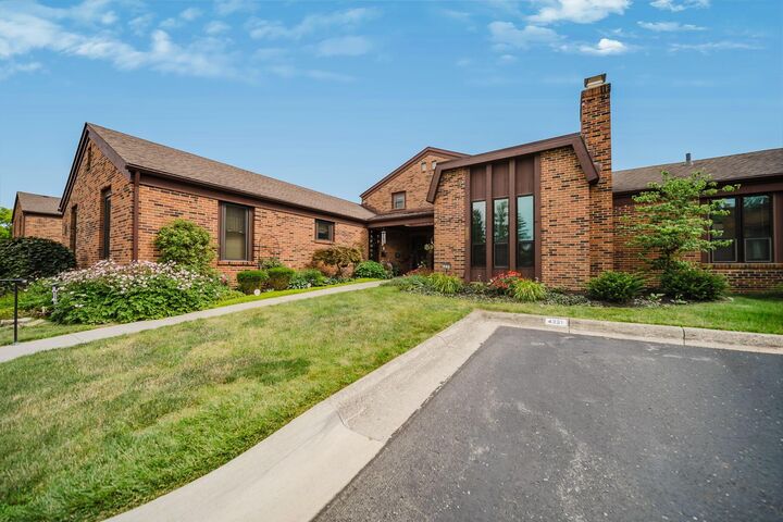 Property Photo:  4231 Chaucer Lane  OH 43220 