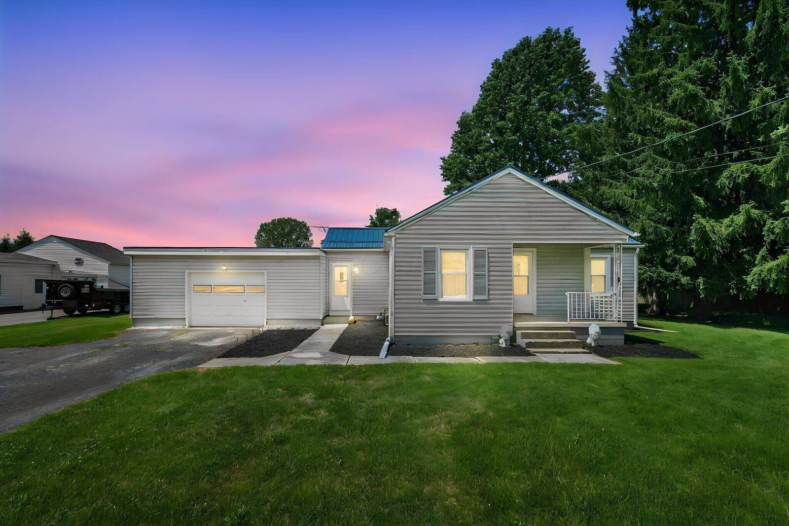 Property Photo:  435 Kilbury Road  OH 43302 