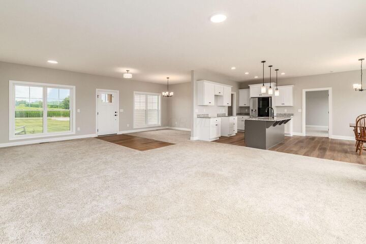 Property Photo: 5819 Basil Western NW Road OH 43112