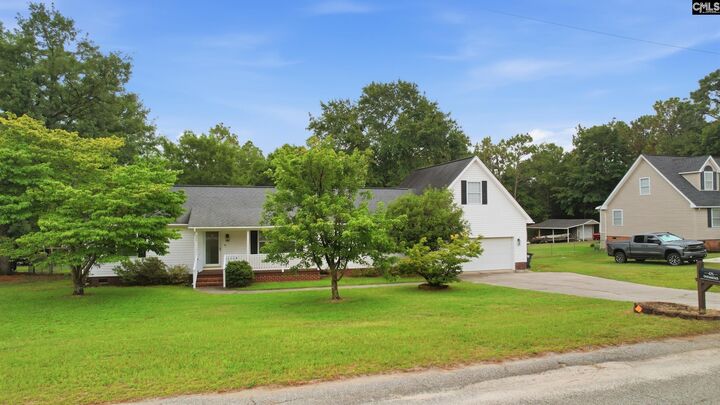 Property Photo:  425 Crestwood Arch  SC 29073 