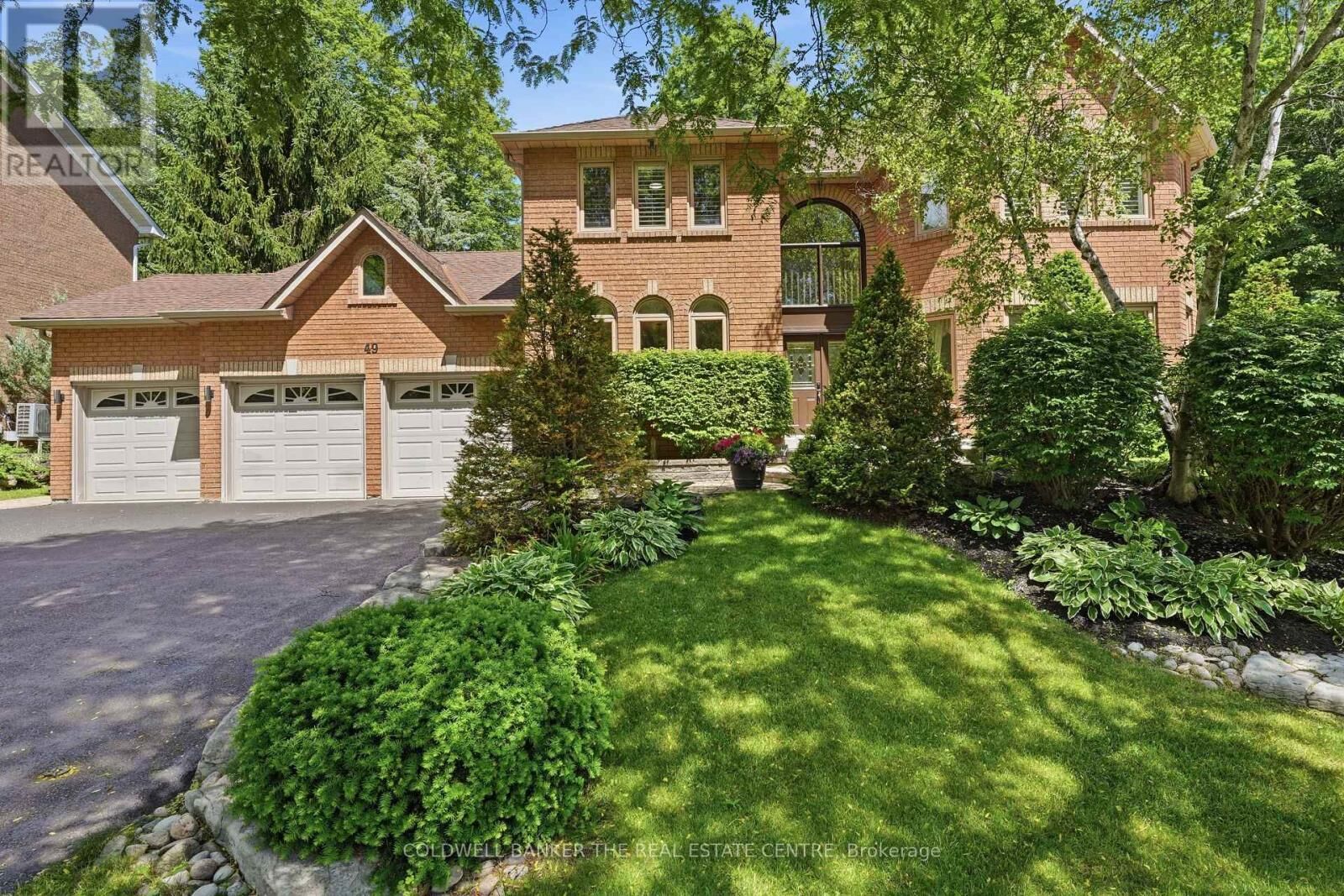 Property Photo: 49 Falling Leaf Court ON L4G 6K6
