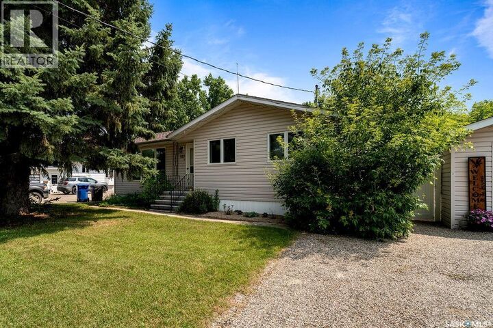 Property Photo:  105 Ash Street  SK S0G 5H0 
