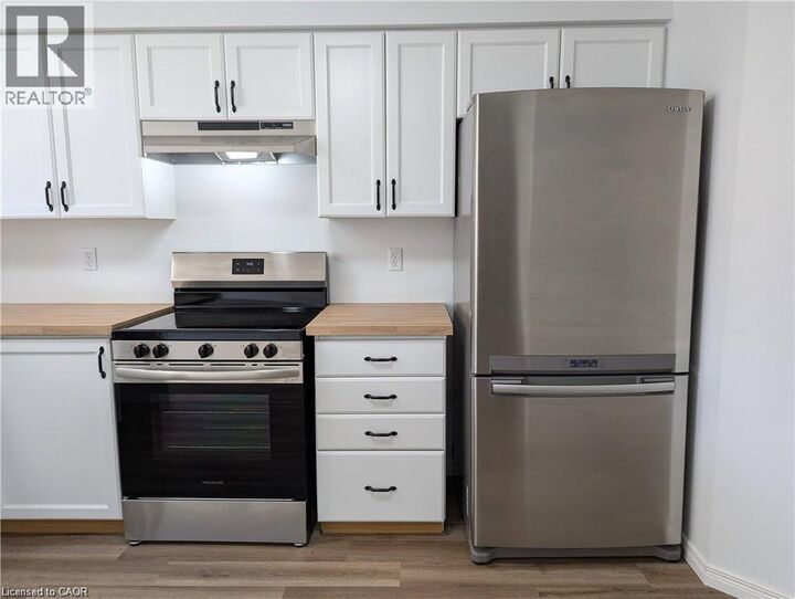 Property Photo:  699 Laurelwood Drive  ON N2V 2T8 