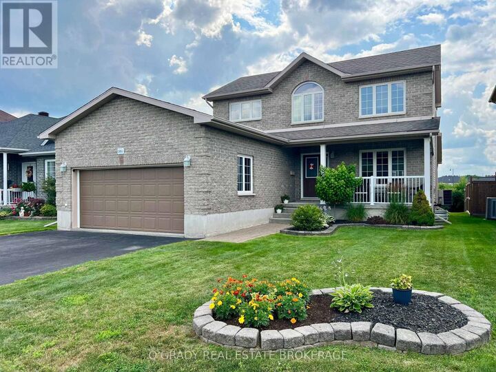 1004 Crestwood Drive — photo 1