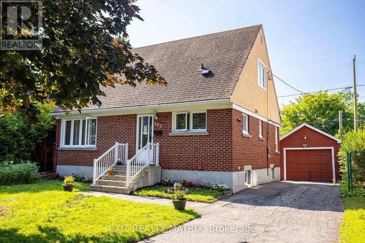 Property Photo: 552 Dunbrack Street ON K1K 1J5
