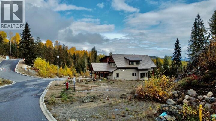 Photo de la propriété:  1018 Olaus Way  BC V0G 1Y0 