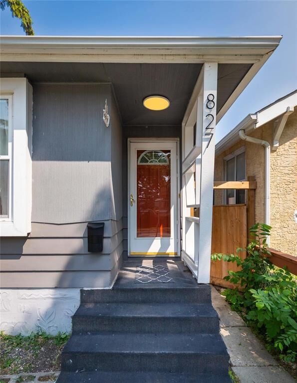 Photo de la propriété: 827 Arlington Street MB R3E 2E3