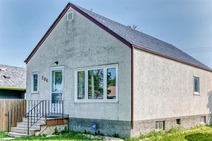 Photo de la propriété:  286 Leila Avenue  MB R2V 1L8 