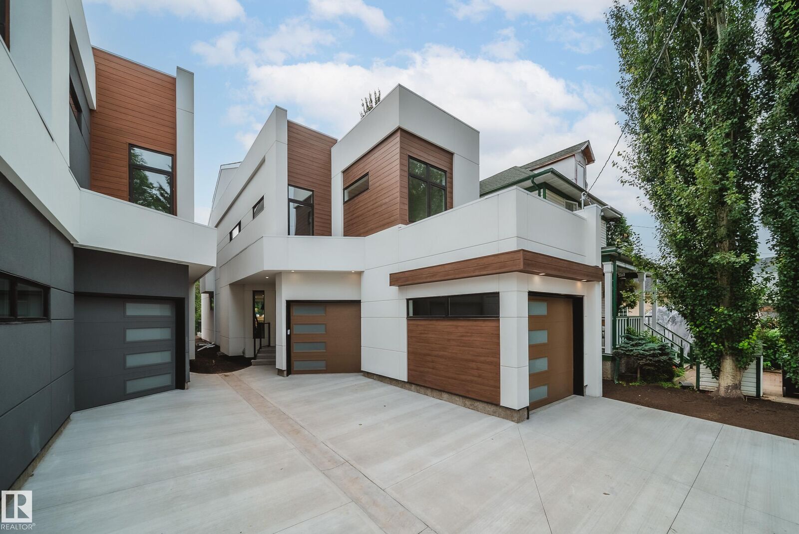 Property Photo:  9919 87 Street NW  AB T5H 1N2 