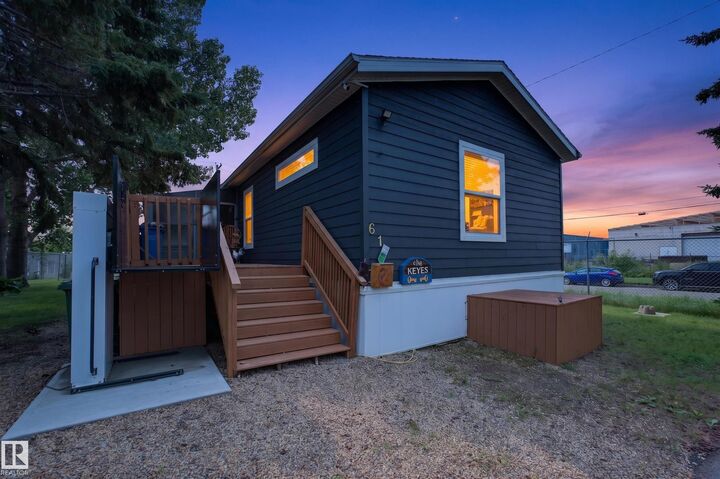 4204 47 Street — photo 1