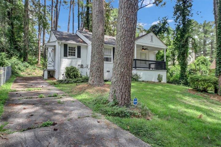 Property Photo: 914 Rosemary Avenue SW GA 30311