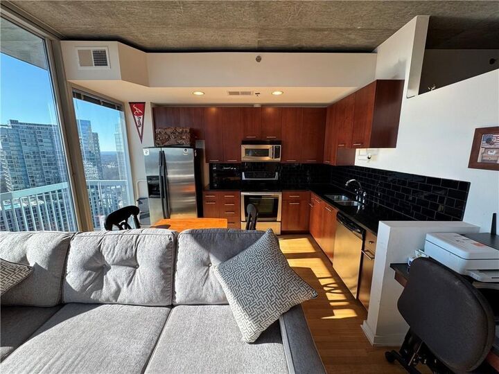 Property Photo:  3324 Peachtree Road NE 2606  GA 30326 