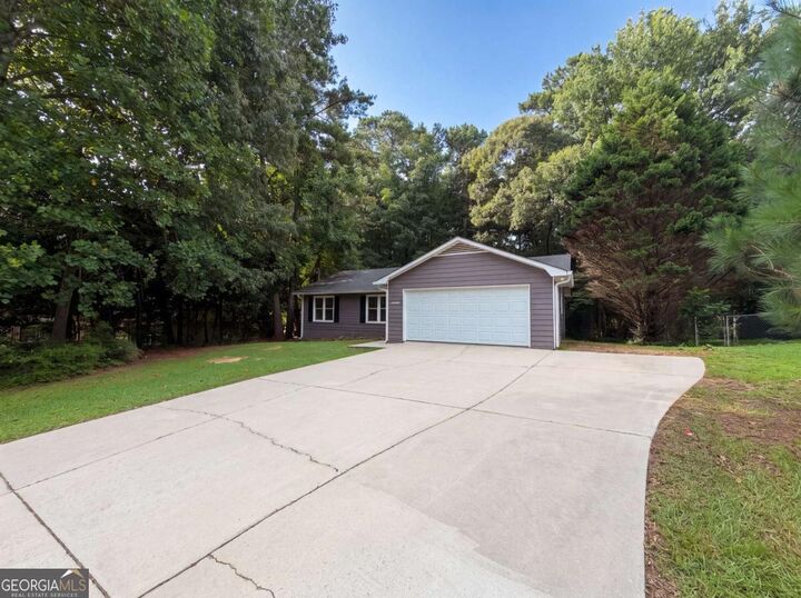 Property Photo:  1627 Hearthstone Way  GA 30236 