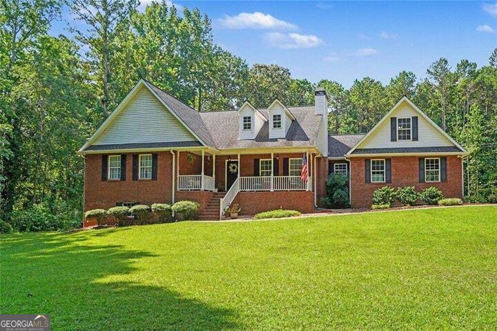 Property Photo: 758 Hemphill Road GA 30281