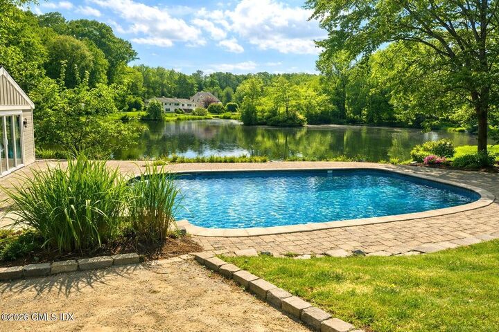Property Photo: 46 S Stonehedge Drive CT 06831