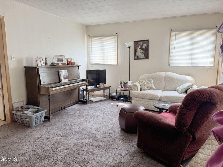 Property Photo:  619 9th Street  ND 58501 