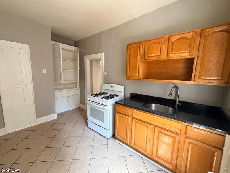 Property Photo: 16 Irving St Apt B1 NJ 07104