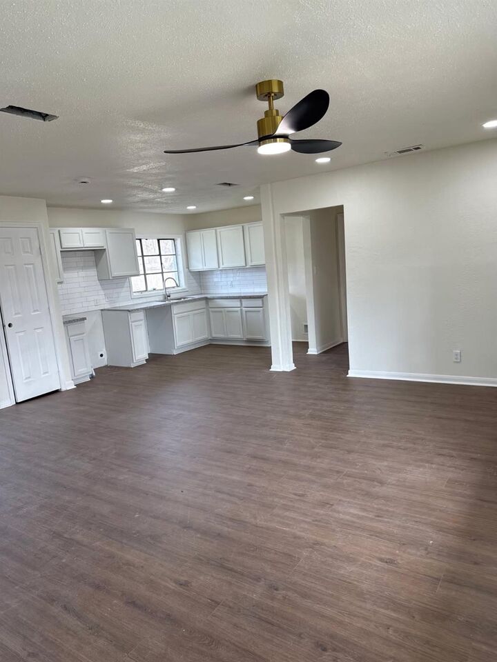 Property Photo: 9001 Chatwood Drive TX 77078