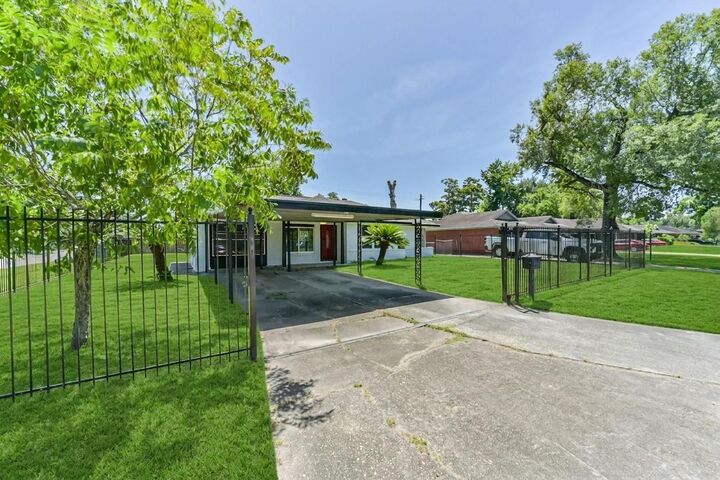 Property Photo: 10434 Rockaway Drive TX 77016