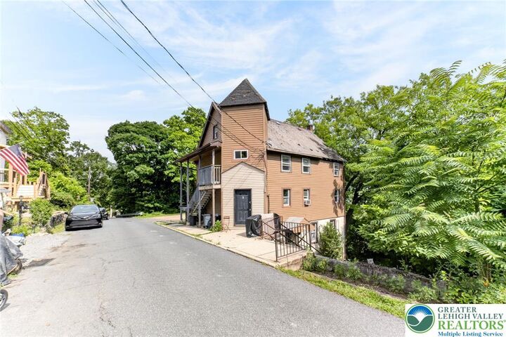 Property Photo: 80 Hillside Avenue PA 18071