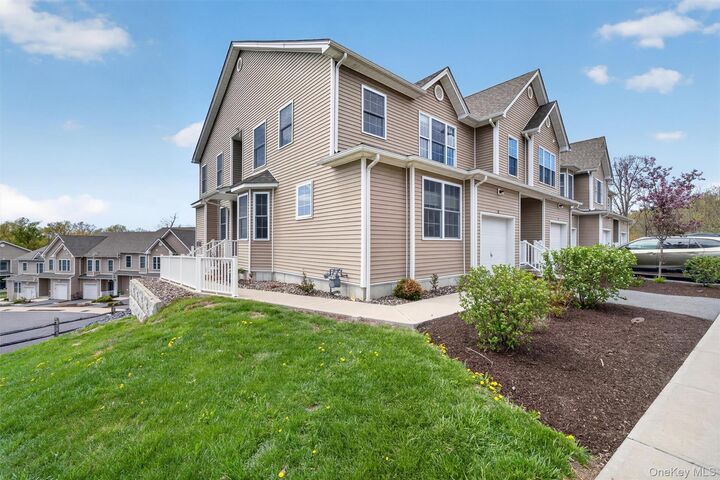 Property Photo:  35 Pinto Road E  NY 10941 