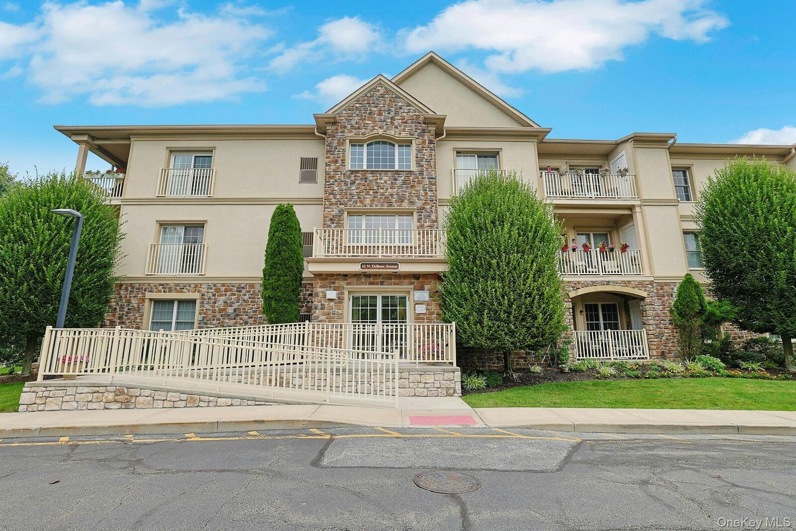 Property Photo:  32 N De Baun Avenue 207  NY 10901 