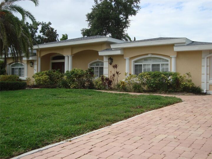 Property Photo: 601 Palm Avenue FL 33756
