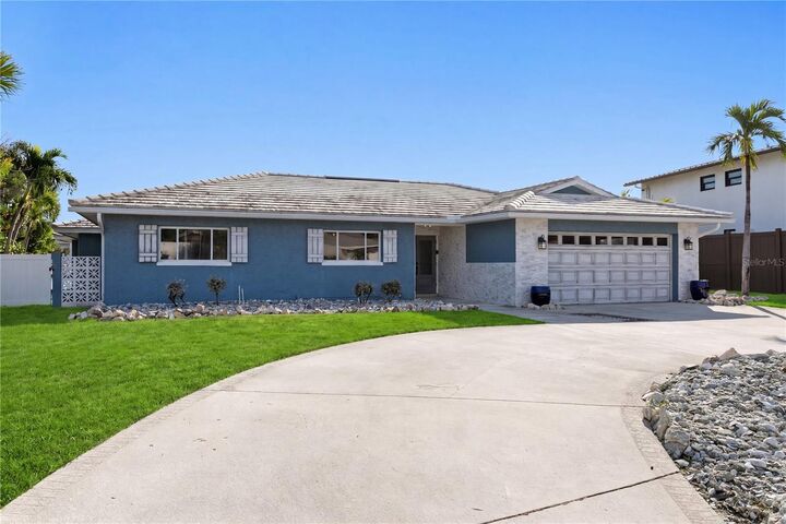 Property Photo:  10038 S Yacht Club Drive  FL 33706 