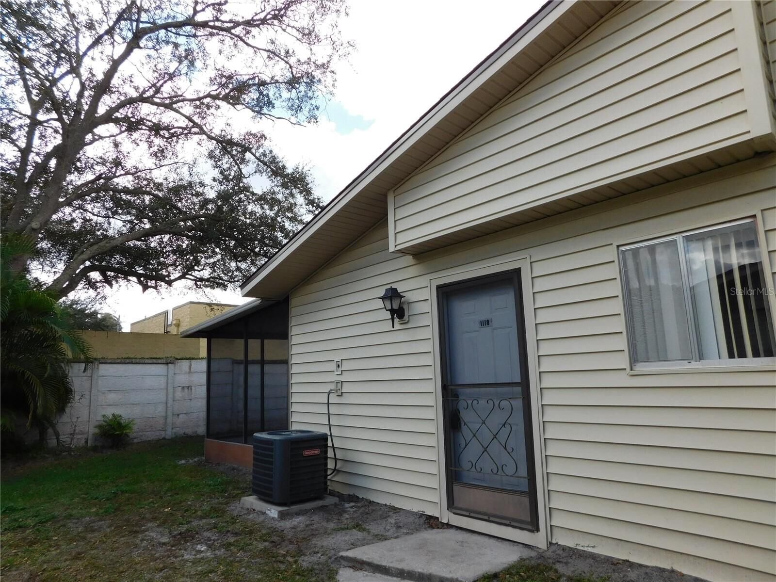 Property Photo: 1118 Spring Meadow Drive FL 34741