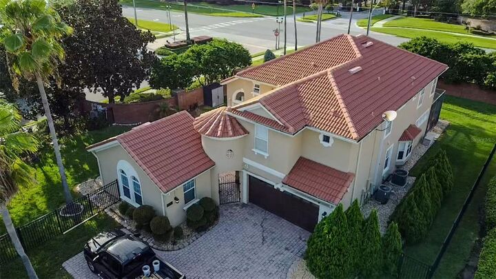 Property Photo: 11434 Rapallo Lane FL 34786