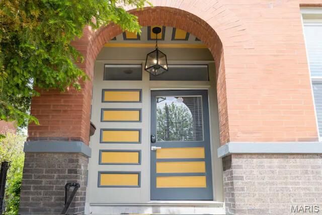Property Photo: 1933 Wyoming Street MO 63118
