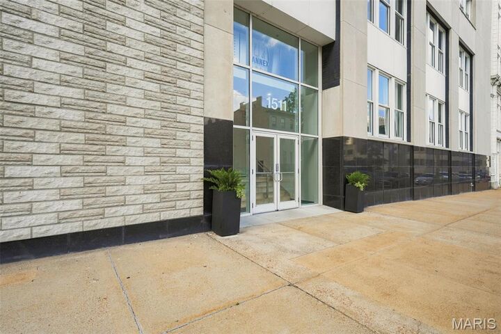 Property Photo: 1511 Locust Street 807 MO 63103