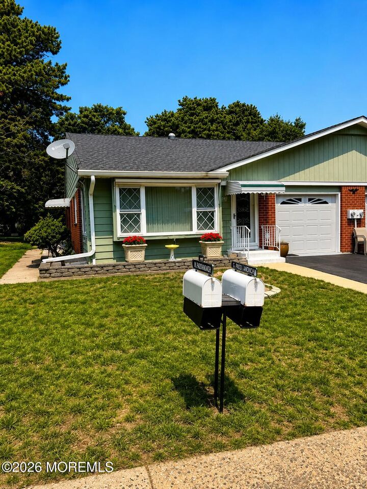 Property Photo:  45 Yorktowne Parkway  NJ 08759 